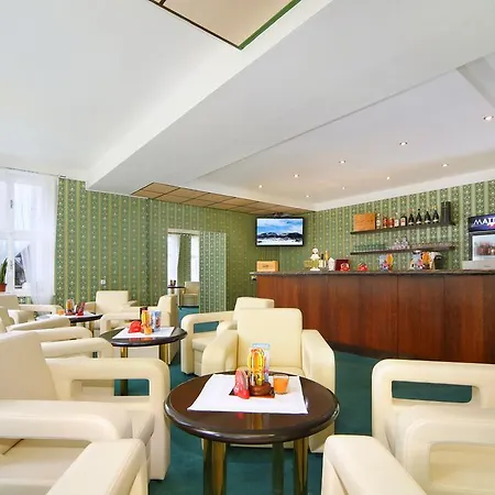 Palace Club Hotel