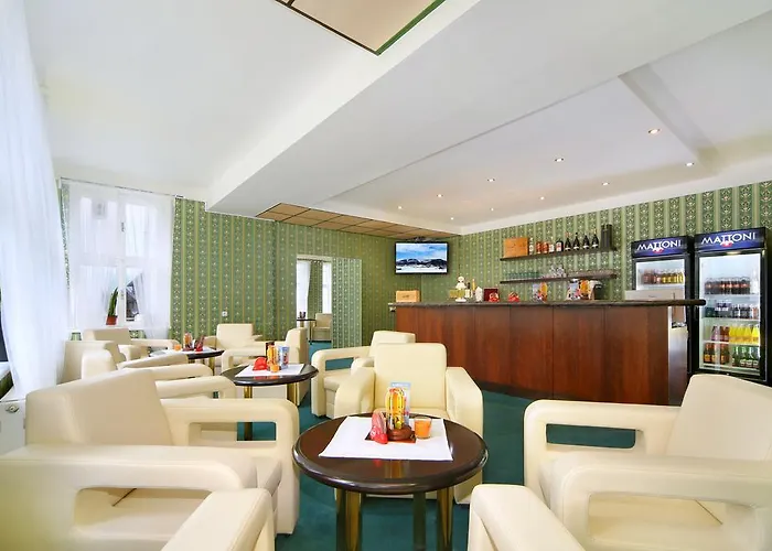 Palace Club Hotel